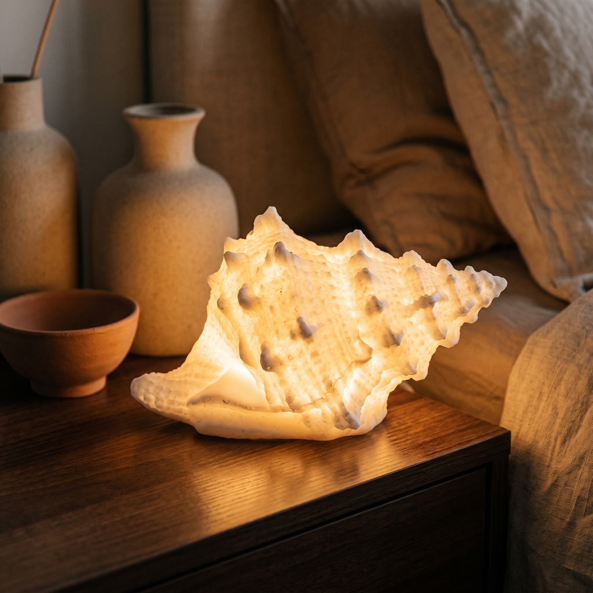 Marin cast shell table light — iwt1