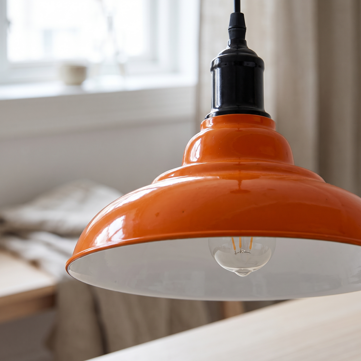 Crest | Height-Adjustable Glossy Pendant Light, Ø31 cm